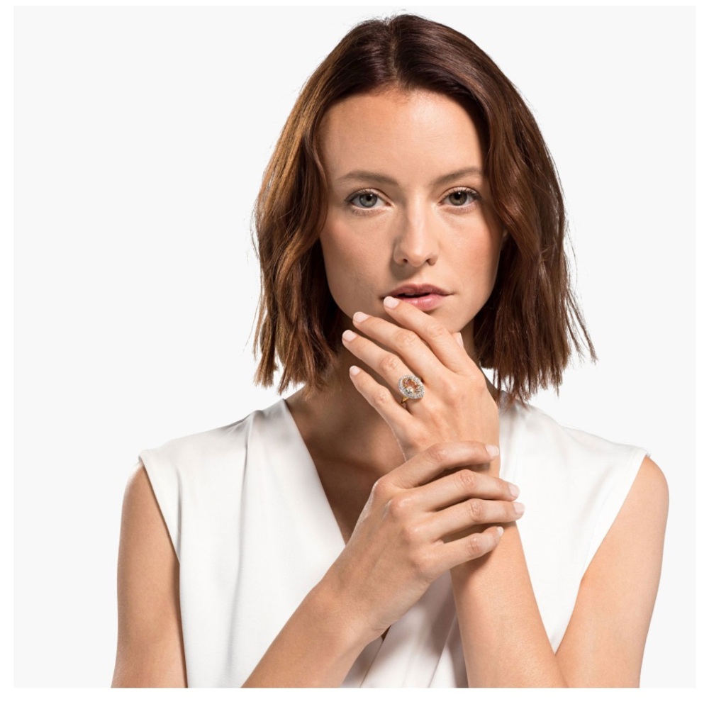 Swarovski Shell Ring - image 3